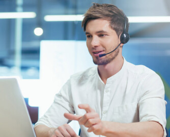 Mitarbeiter IT Support Webseite Header